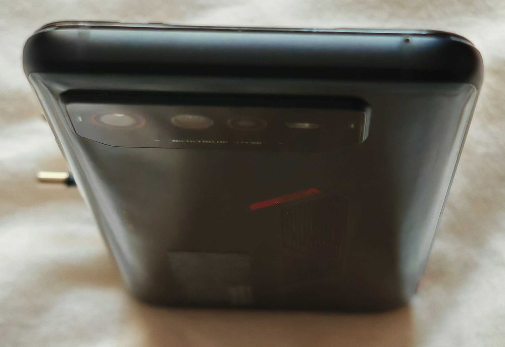 Vand Asus Phone Rog 6 impecabil