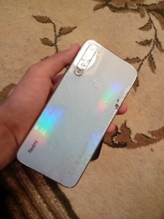 Продаю телефон Redmi note 8