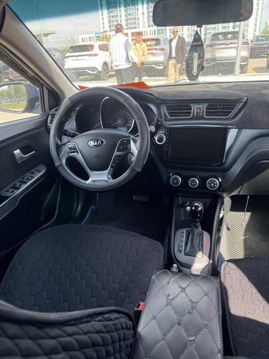 KIA RIO 2015г. 1.6л Автомат