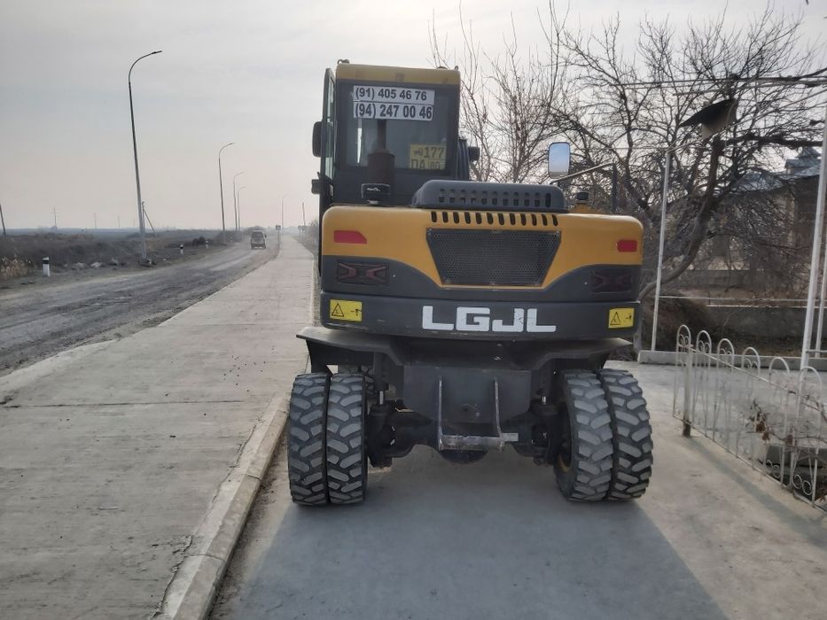 Экскаватор сотилади