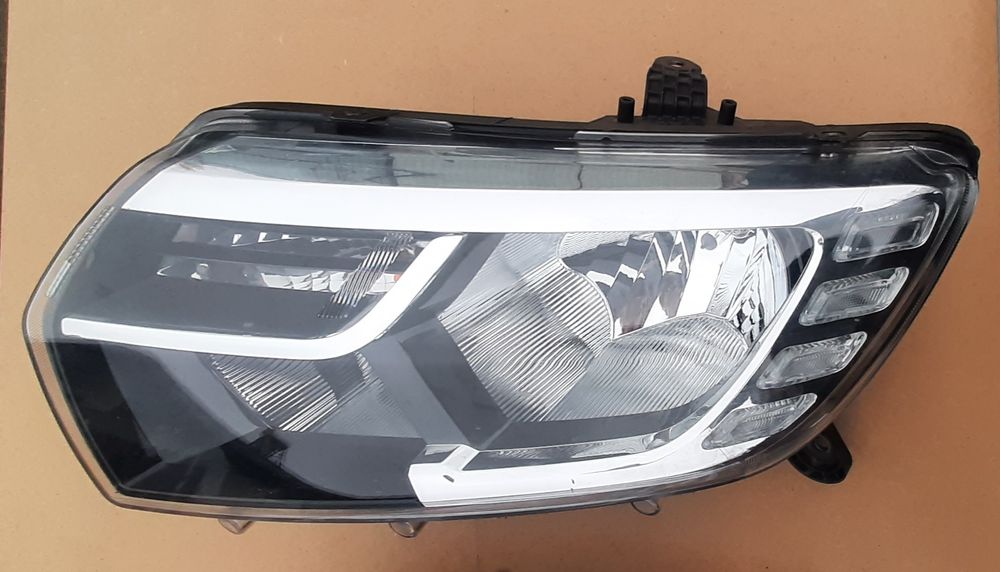 Far/faruri Dacia Logan facelift/MCV/SANDERO 2017-2020  1,0 si 1,5 dci
