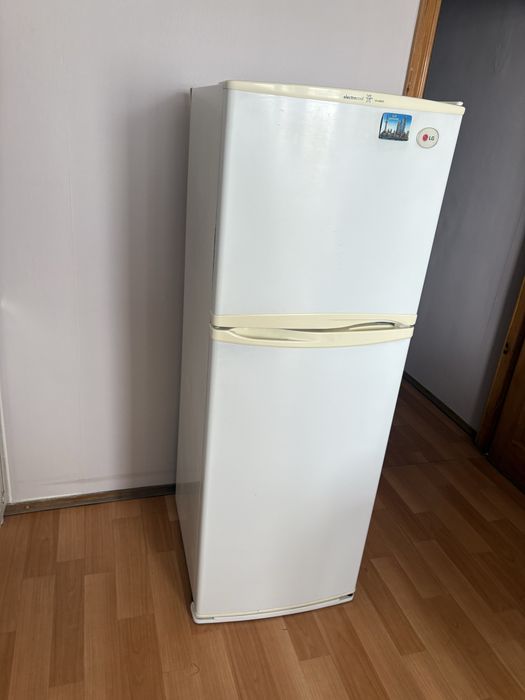 Продам холодильник