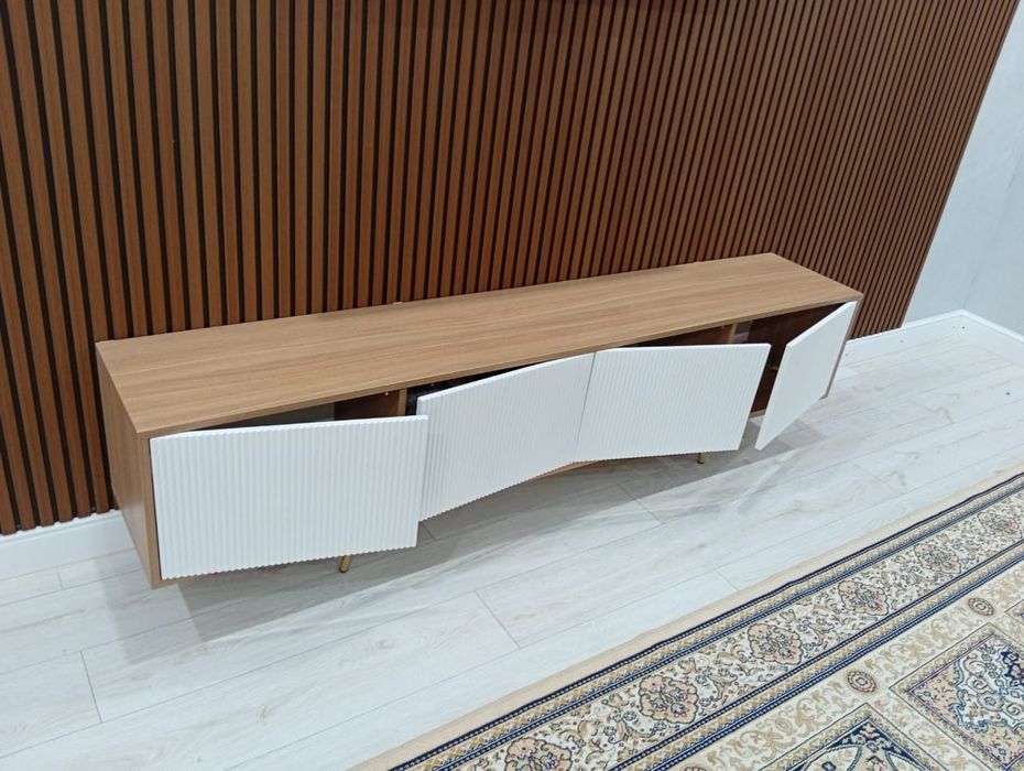 Тумба под ТВ в отличном состоянии