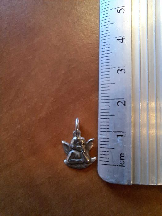 Сребърна висулка ангелче