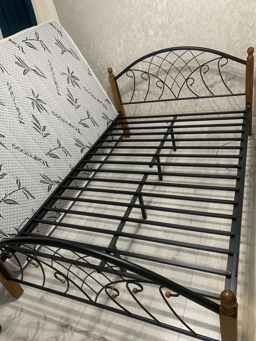 Продам кровать новая