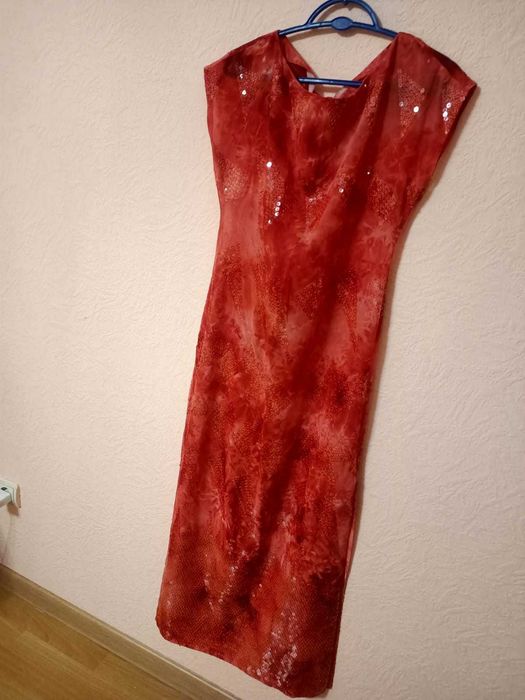 Платья и туфли вечерние