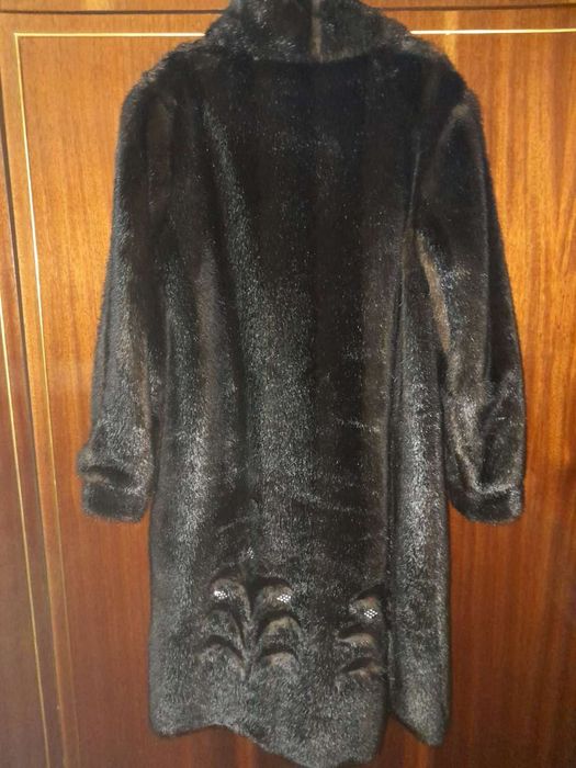 Shuba korichnevaya prodayotsa