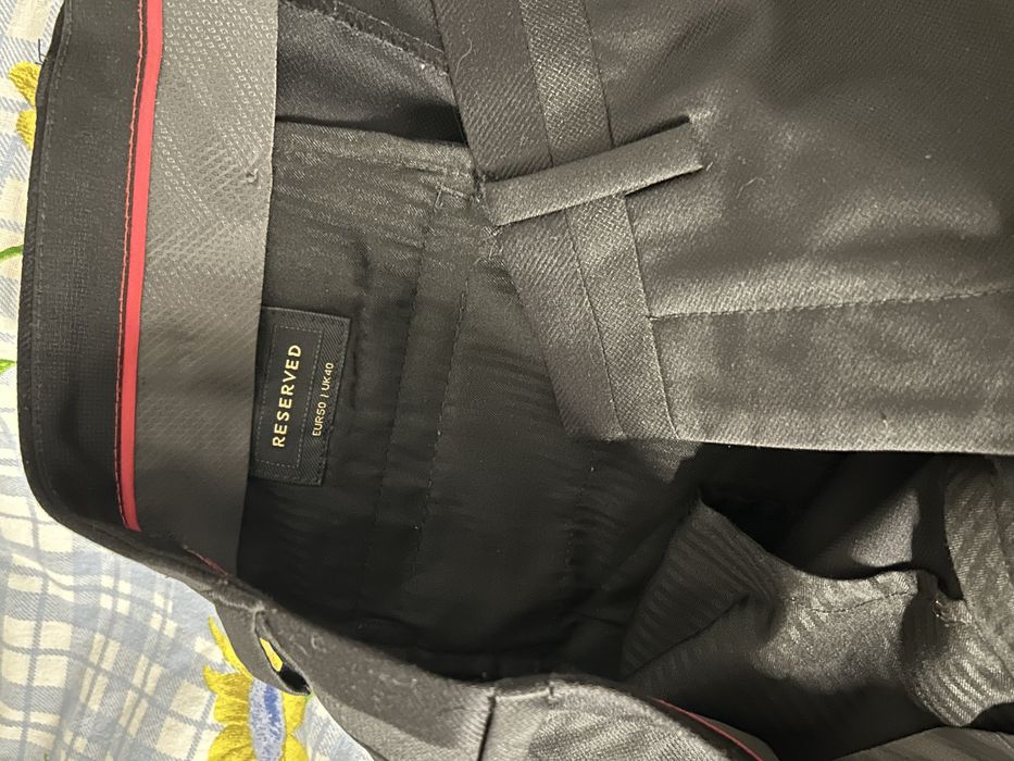 Pantaloni de costum Reserved