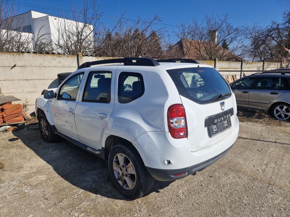 Dacia Duster. avariat 1.5 diesel.  158000km