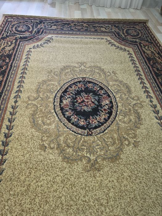 Продаю ковёр бу 2×3м