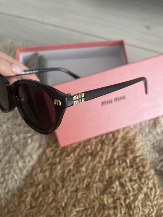 Ochelari de soare miu miu