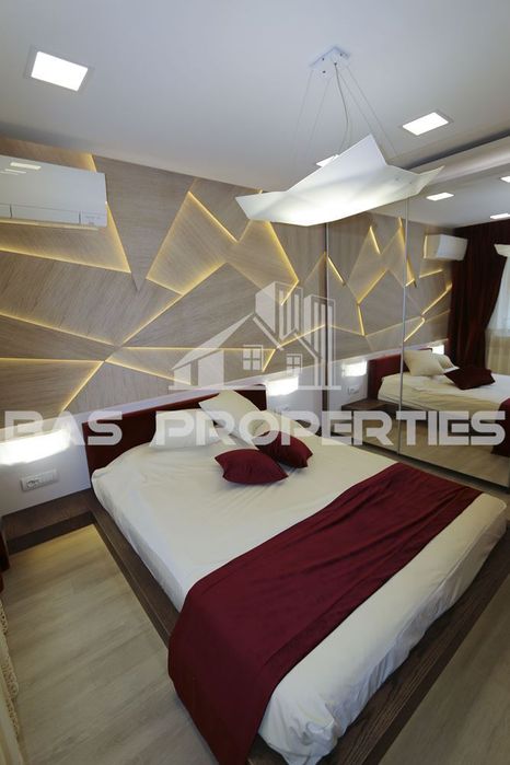 Дава се под наем Тристаен апартамент в София, Център - 119 кв.м за 1136.79 € - Снимка #2