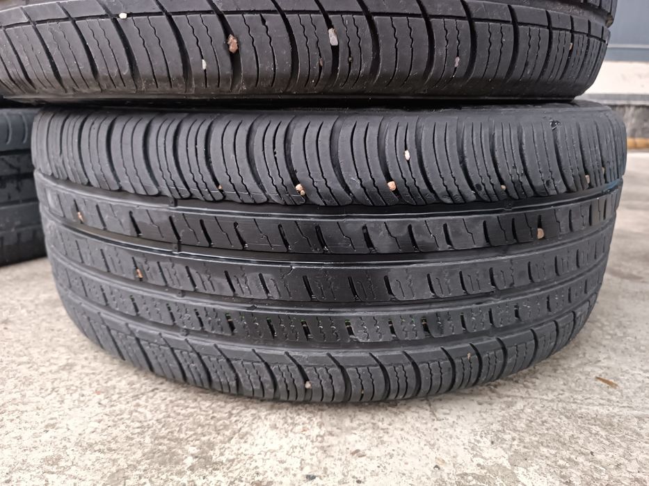 Kumho 235/55/17 ideal SROCHNO