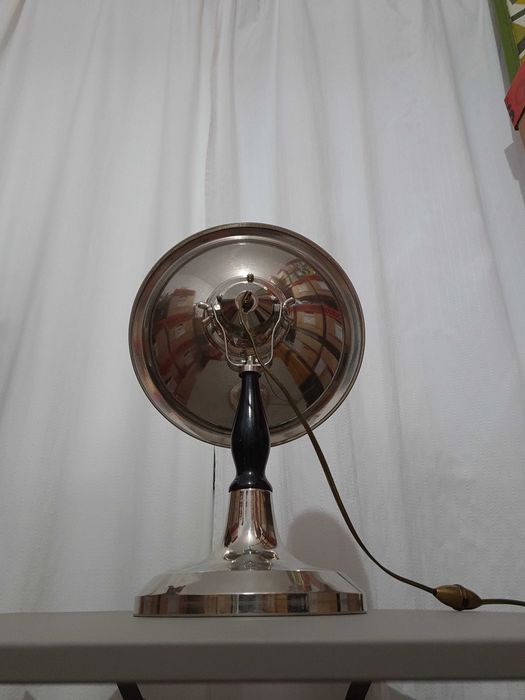 Lampa veche de caldura anii 50 transformata in veioza