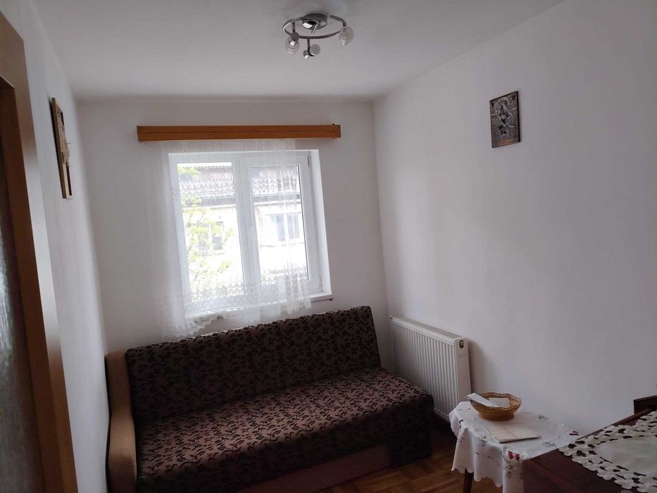 VAnd apartament 3 camere semidecomndat ,et 3. Falticeni , judet Suceava. TEL: 0744709322