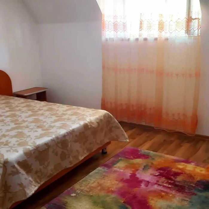 Sinaia ultracentral, ap. 4 camere in mansarda unei vile P+1+M