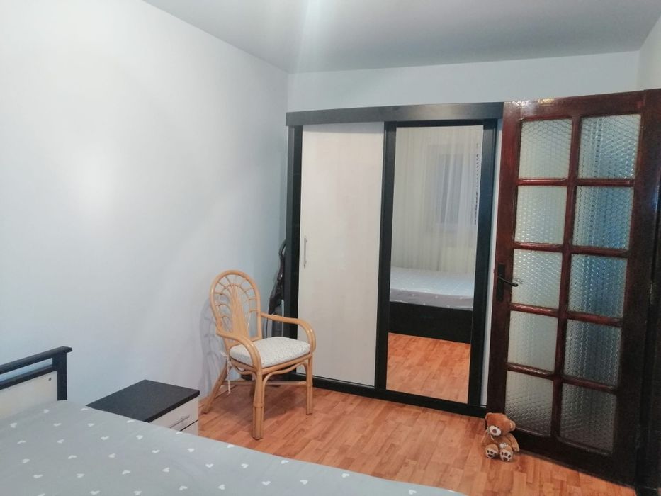 Inchiriez apartament