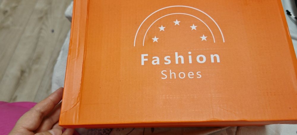 Ugg-uri noi mărimea 41