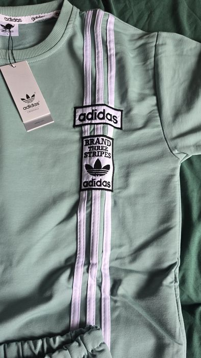 Set compleu Adidas, marimea L