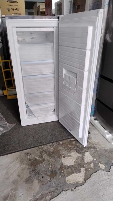 Нов Вертикален Фризер Siemens-Сименс iQ500 290 л BigBox No Frost