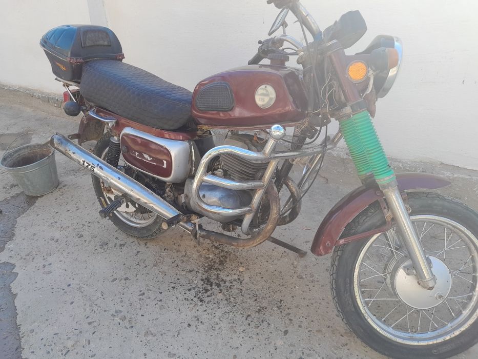 Восход мотоцикл.