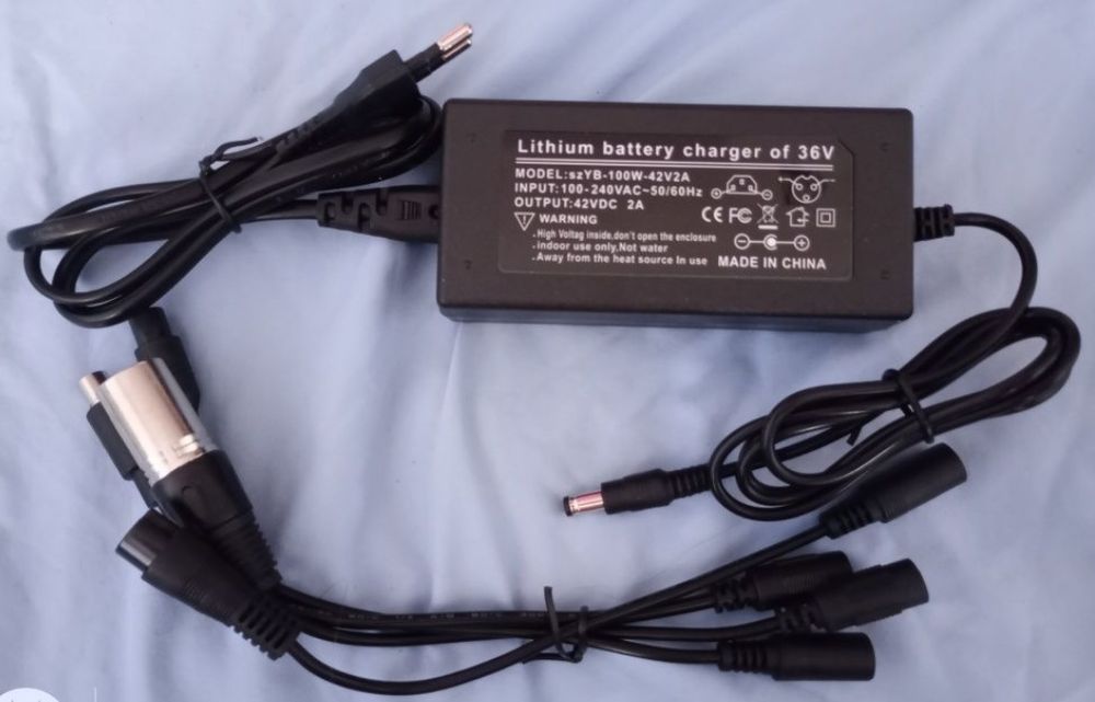 Încărcător trotinete,biciclete,scutere electrice 5 mufe compatibil tot