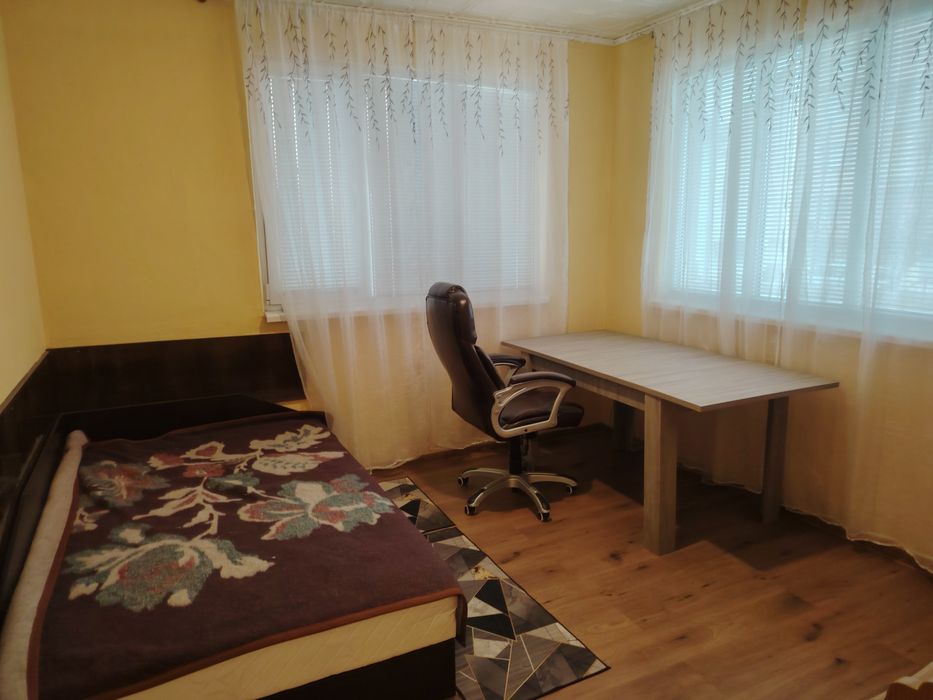 Етаж от къща кв. Галата+1 /2 от дворно място 420кв.м