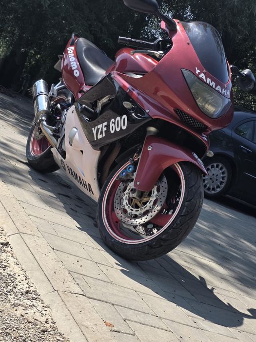 Vând yamaha yzf 600