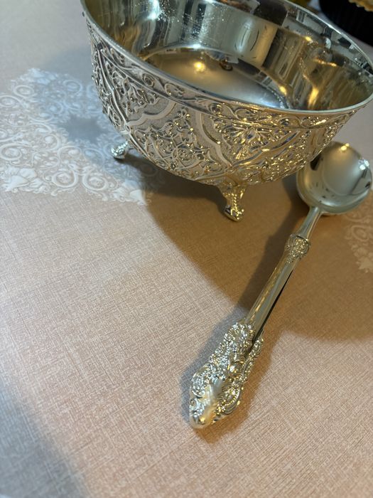 Продам чашку     под серебро