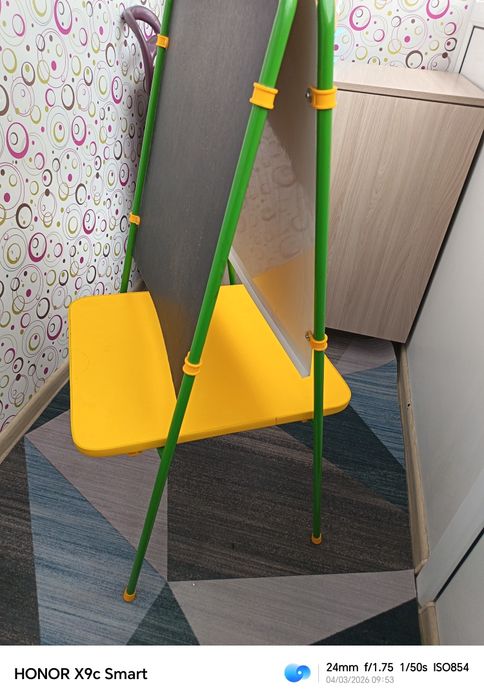 Продам мольберт детский