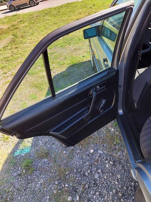 ЗА ЦЕНИТЕЛИ!!!  Колата е седяла в топъл гараж от нова.