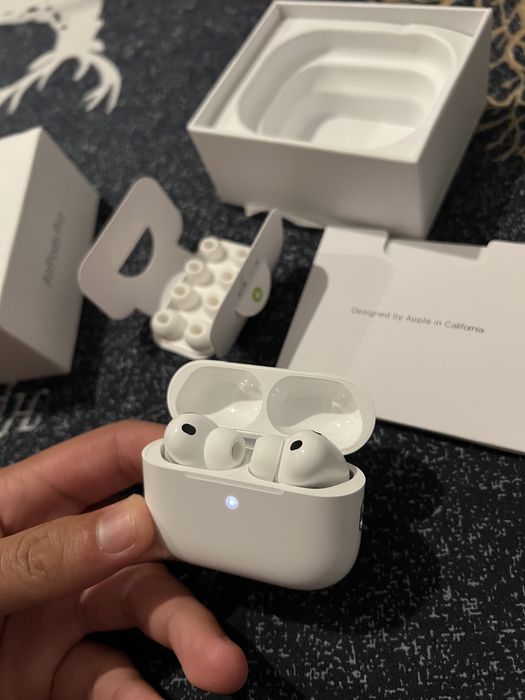 AirPods Pro 3.