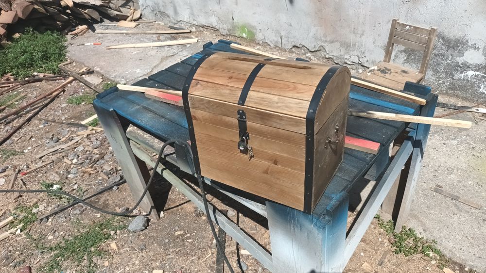 Скрин-ковчеже масивна дървесина