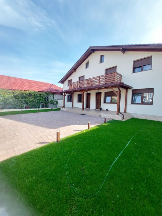 Vând casă duplex în Făgăraș
