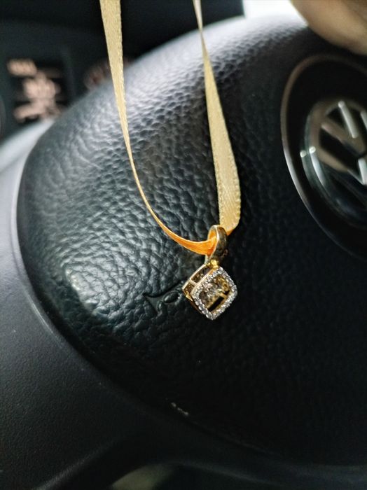 Кулон золото с бриллиантом