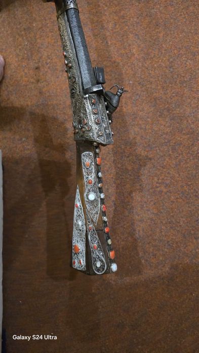 Продавам старо пушка шишане