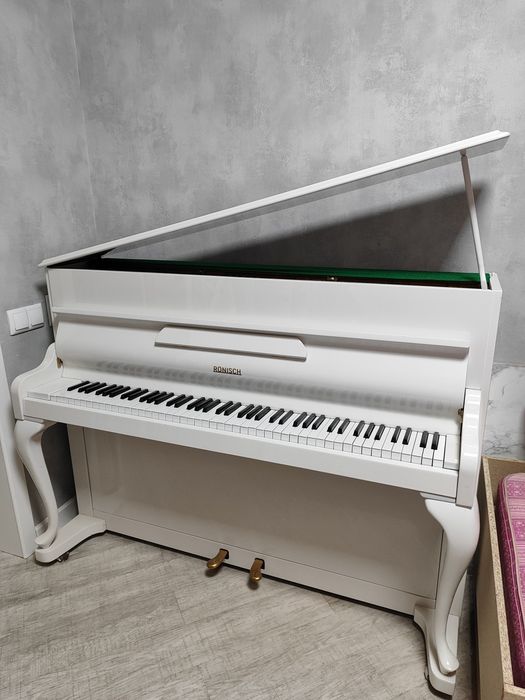 Пианино белое Rönisch