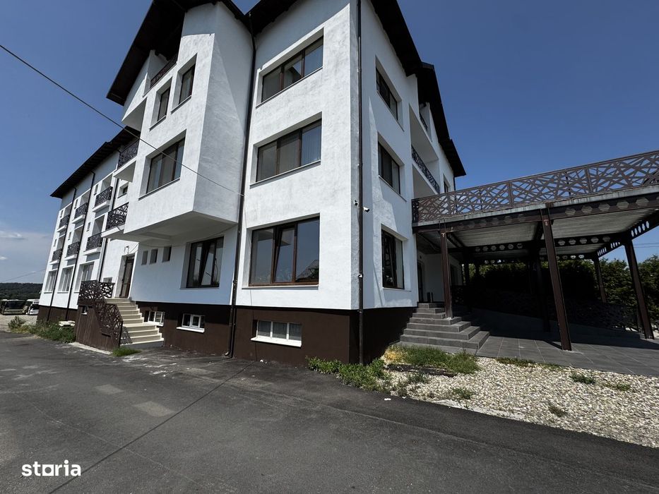 Spatiu Comecial Mioveni, 100 mp + terasa de 100 mp, amenajat, bloc nou