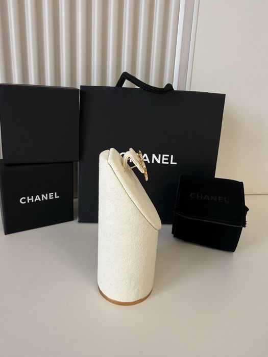 Cercei Chanel auriu