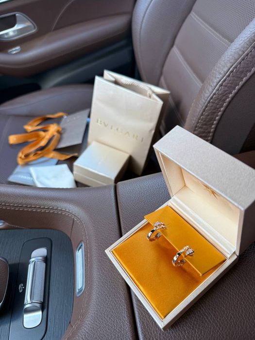 Продам серьги bvlgari