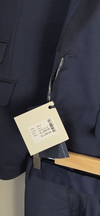 Нов костюм 100% италианска вълна Douglas Mayfar