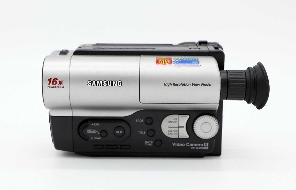 Продам видеокамеру Samsung VP-A30