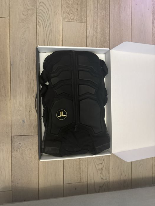 bHaptics tactsuit x40