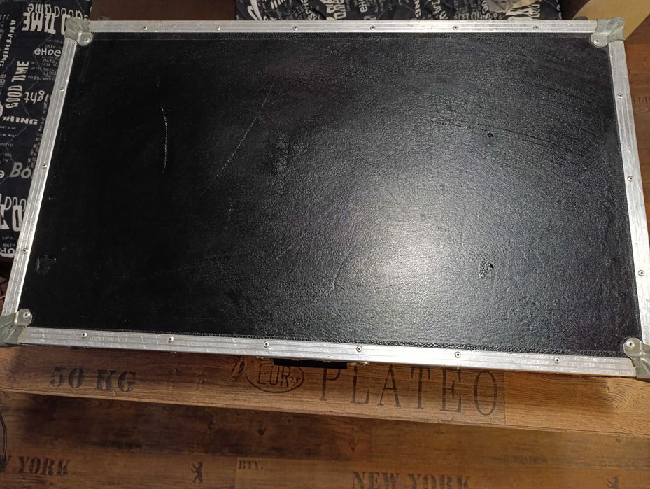 Твърд кейс за DJ музикант