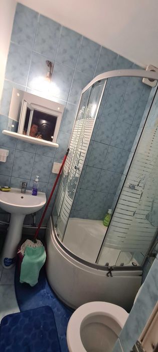 Vand Camera camin cu hol,baie si bc.proprie