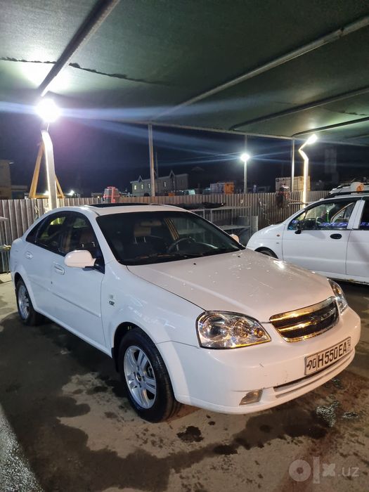 Lacetti avtomat sotiladi