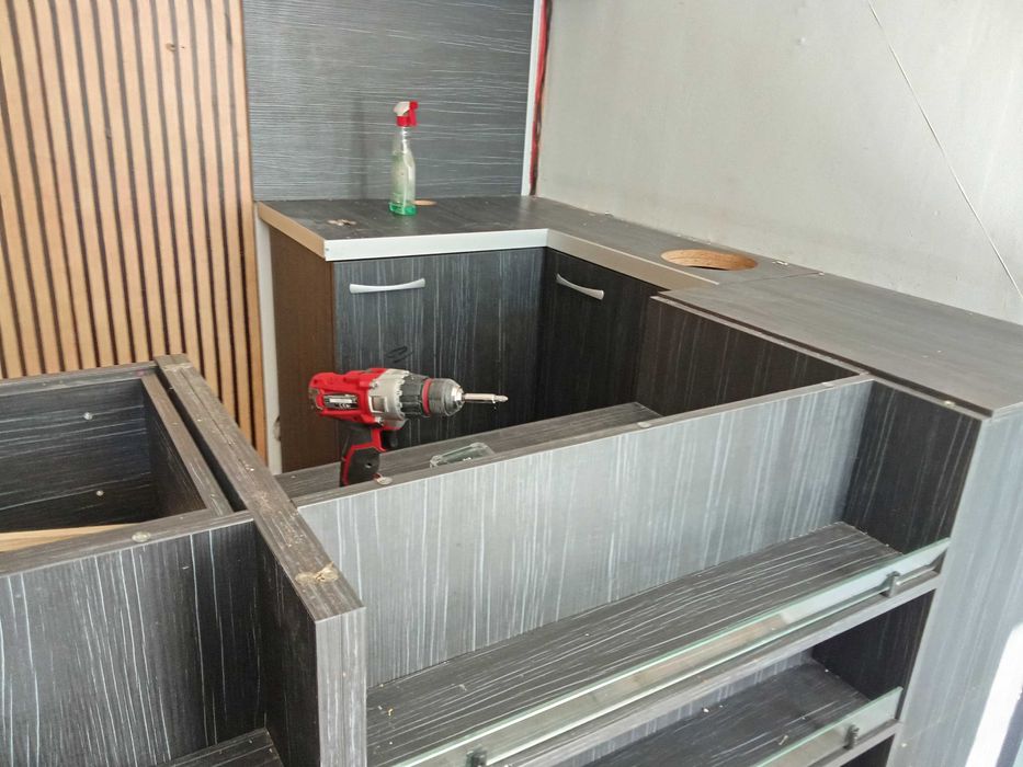 Търговско оборудване за магазин за алкохол и цигари-1500 лв.