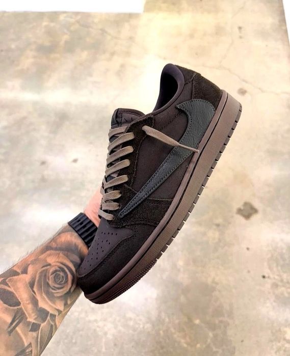 Trawis Scott «Velvet Brown»