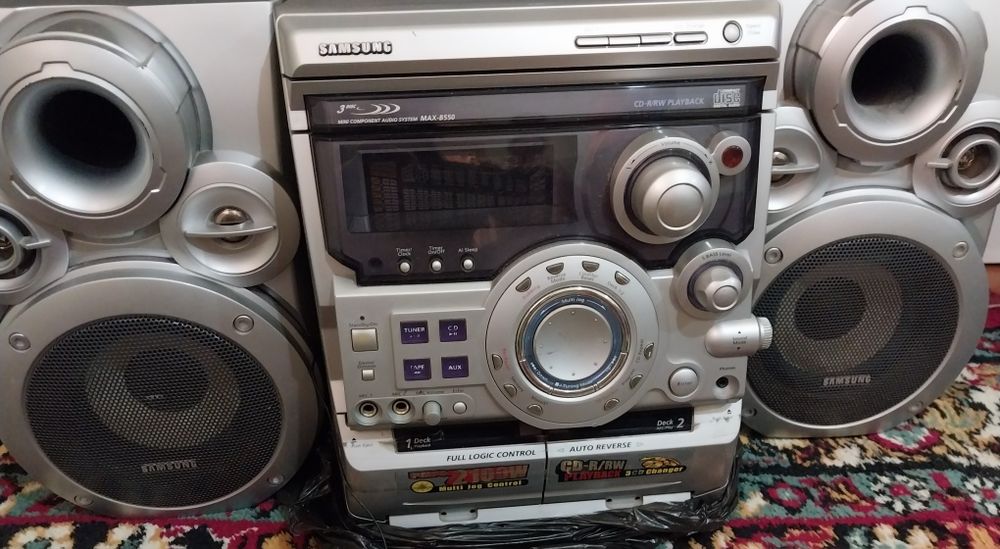 Супер скидка срочно продаётся музыкальный центр