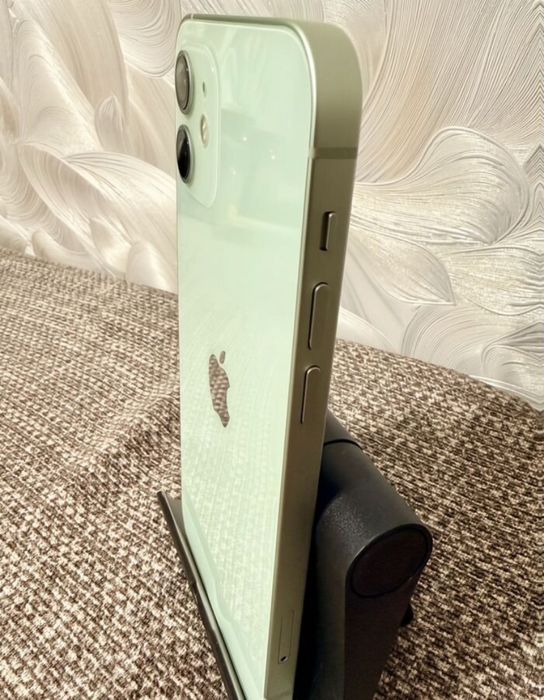 iPhone 12 128Gb с гарантией